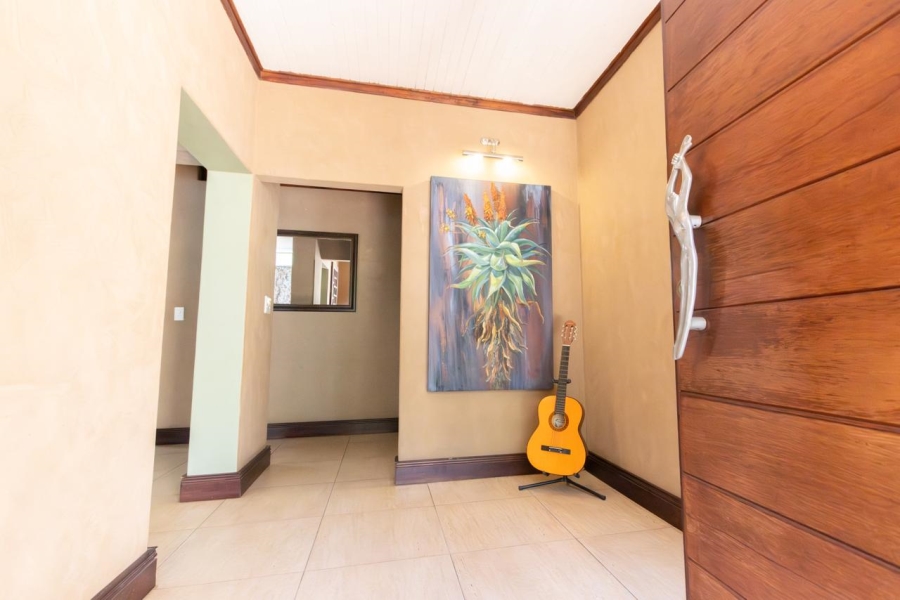 5 Bedroom Property for Sale in Protea Park North West